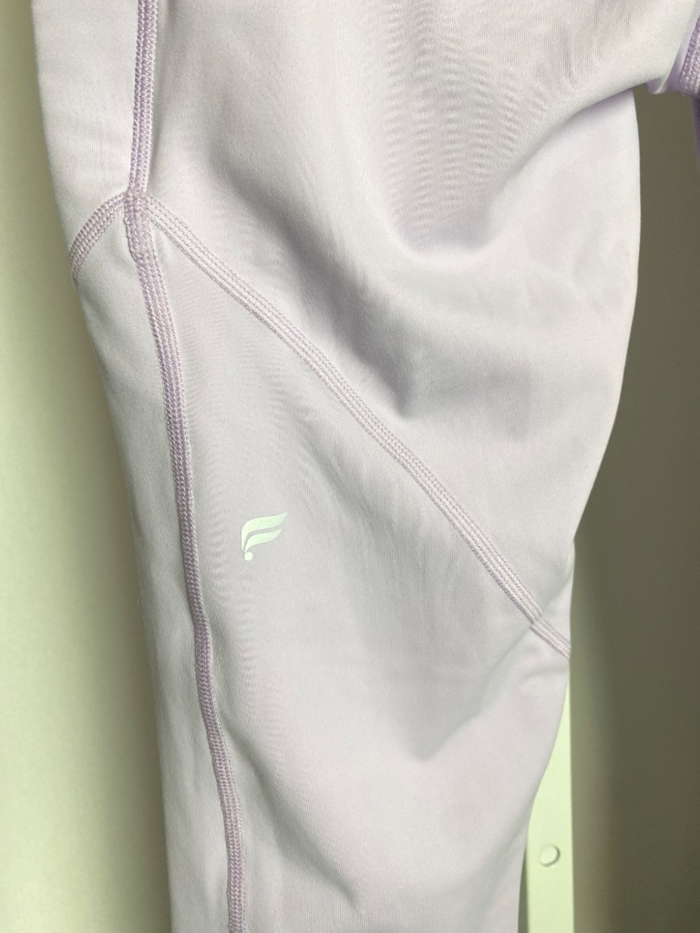 Fabletics Womenʻs Lavender Oasis PreLuxe High Waisted Capri Yoga Leggings - Picture 7 of 10